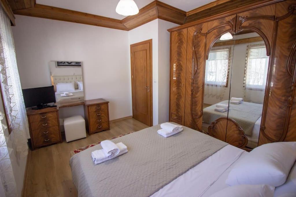 Emblematic House 3 Apartment Gjirokaster Exterior photo