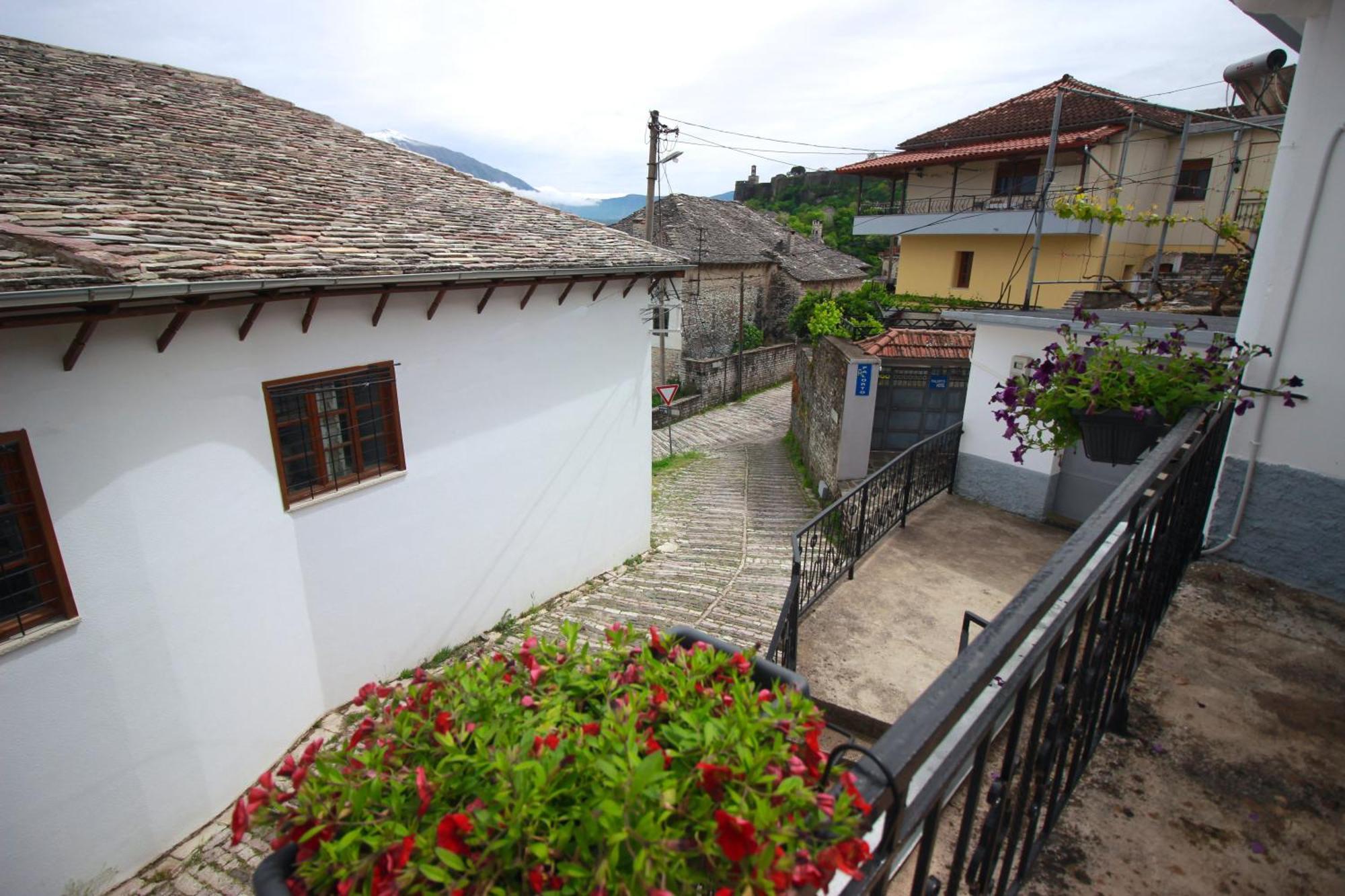 Emblematic House 3 Apartment Gjirokaster Exterior photo